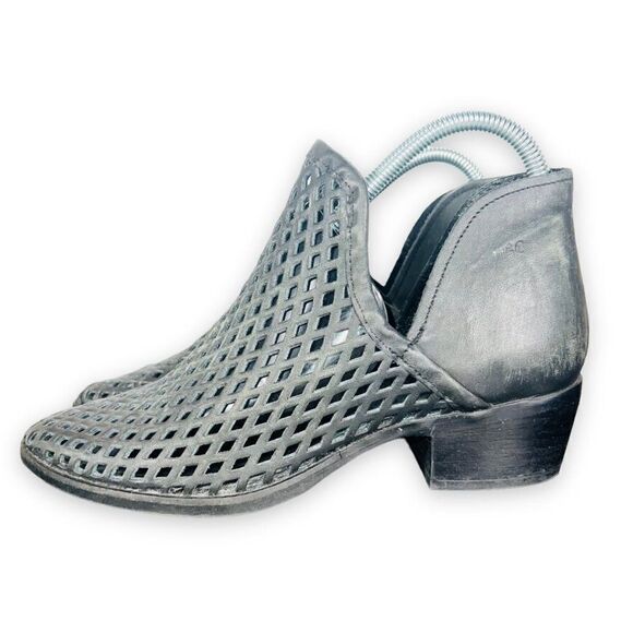 Musse & Cloud Network Perf Ankle Bootie Distressed Black Women's 7 - Picture 2 of 11